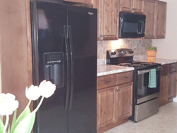 3rd image of 11036 Farr Dr