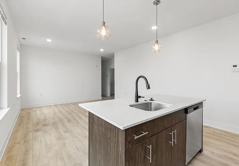 943 Washington Ave #306 — Photo 9