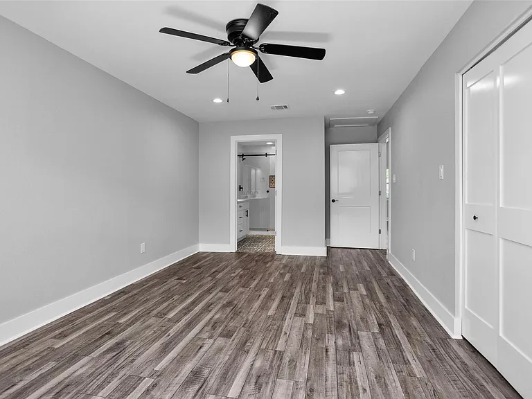 101 April Point Pl — Photo 28