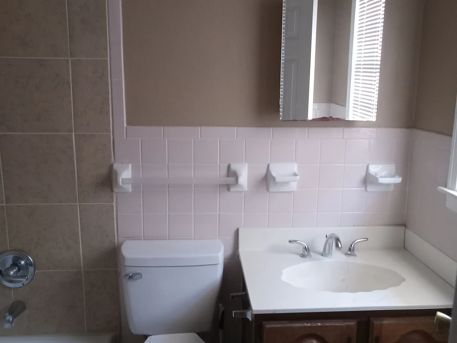 4444 Woodcrest Dr — Photo 3