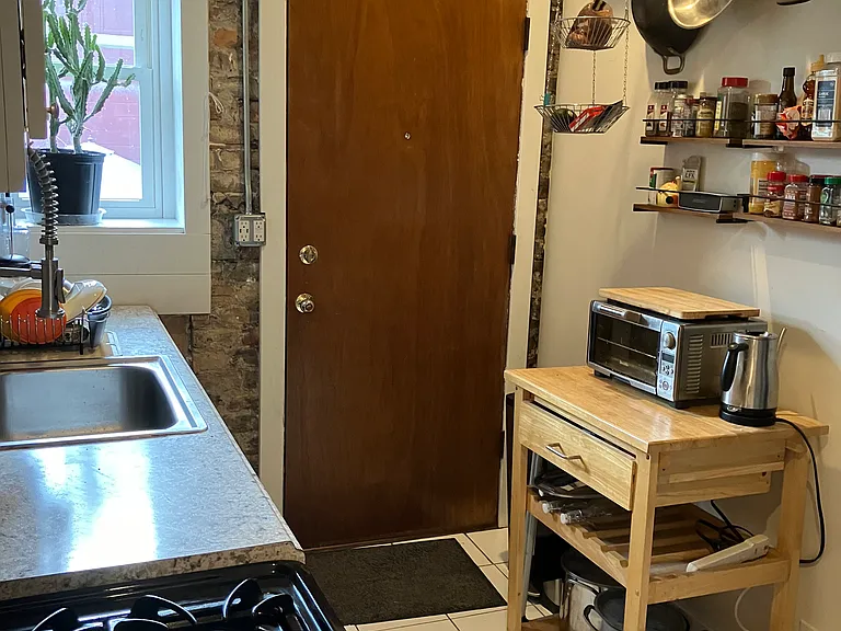468 N Artesian Ave #1 — Photo 15