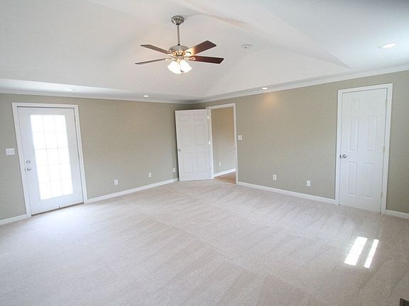 MASTER Bedroom (Huge)