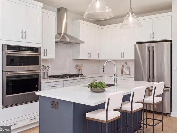 22091 Midmoore Dr, Ashburn, VA 20148
