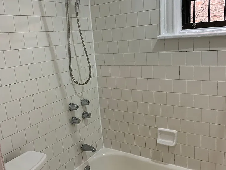 735 Saint Nicholas Ave #2R — Photo 11