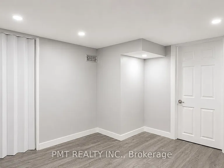 109 Nassau St — Photo 10