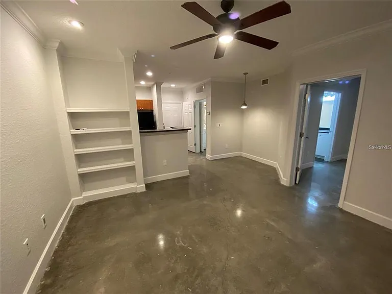 304 E South St #1020 — Photo 19