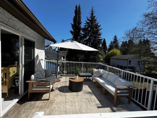 2978 Fleming Ave, Coquitlam, BC V3C 4S3