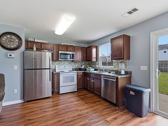 5th image of 265 Hollandale Rd E