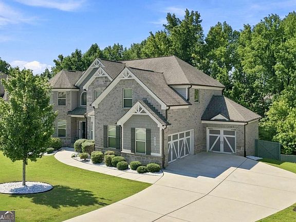 3rd image of 3925 Amberhill Cir