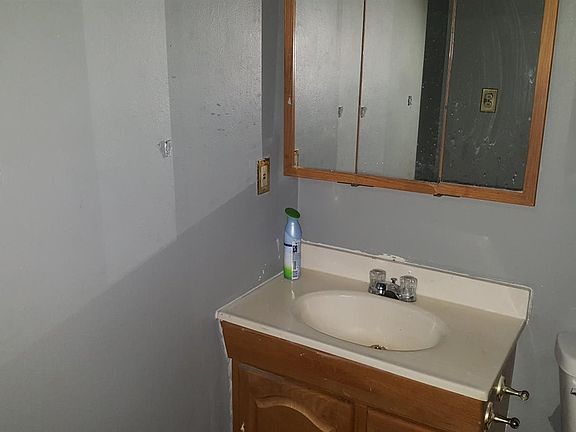 4th image of 7026 Fillmore Dr