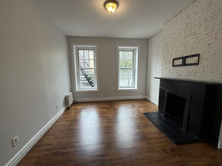 51 Leroy St #R2A — Photo 2