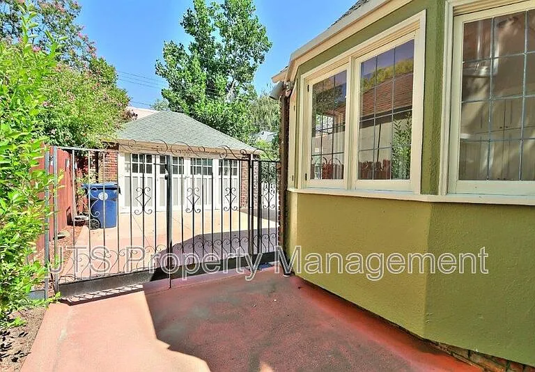 937 Sonoma Way — Photo 10