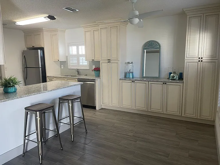 465 Island View Cir — Photo 10