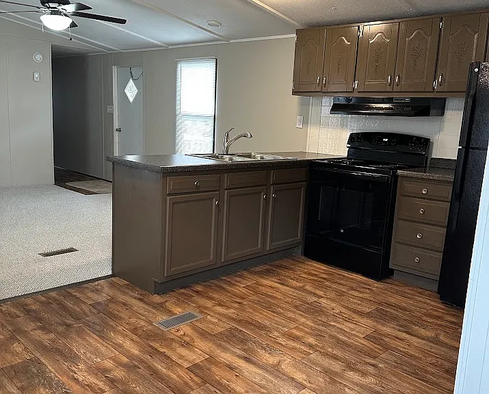 1083 Louisville Hwy — Photo 1