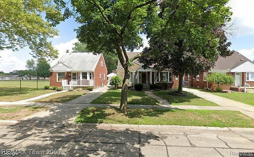 1st image of 620 Kingsbury Ave
