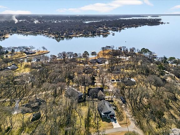 3rd image of 101 Idlewood Rd