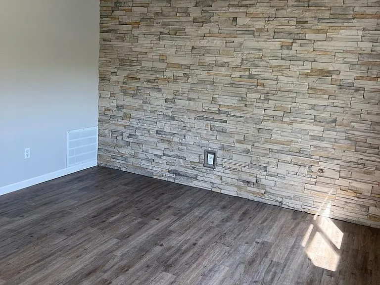 2337 Lonedell Rd — Photo 7