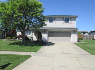 42 Croydon Dr, Depew, NY 14043