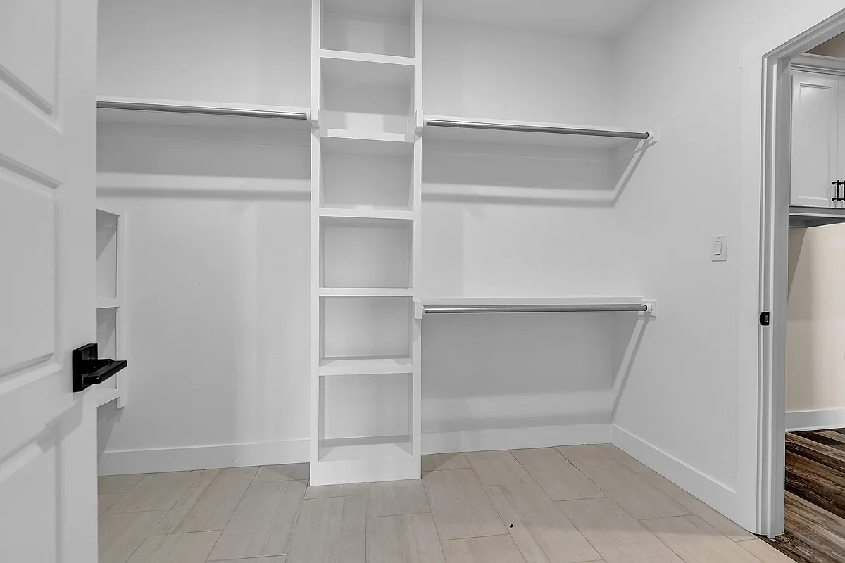 Building Photo - 1808 Aleia Cv
