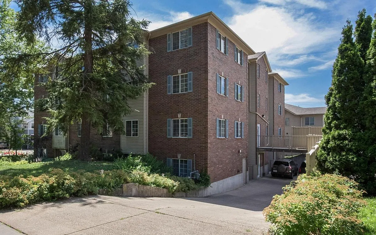 4 bed, 1.5 bath, $2,560 — Photo 4