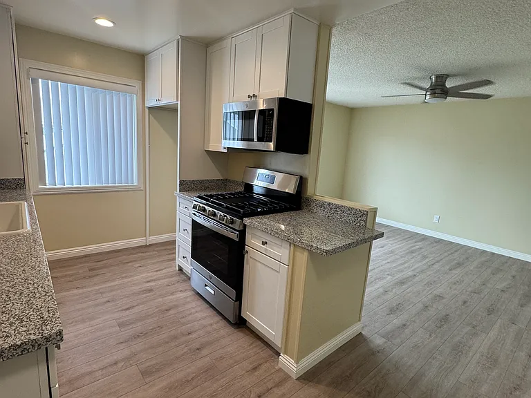 26001 Cypress St #6 — Photo 7