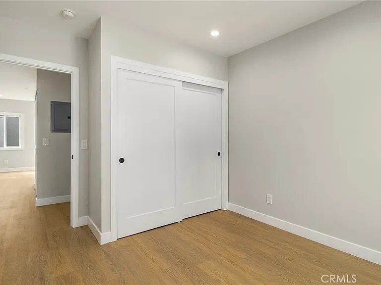 1827 E 4th St #18 — Photo 9
