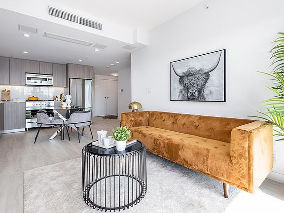 2nd image of 1401 Hunter St #203