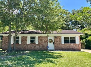 220 Barbara Cir, Ocean Springs, MS 39564
