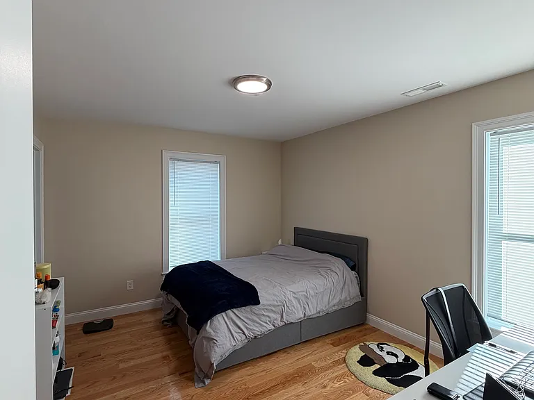 62-64 Waverly St #2 — Photo 13