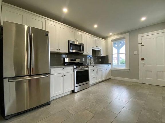 4th image of 250 Westford St APT 1
