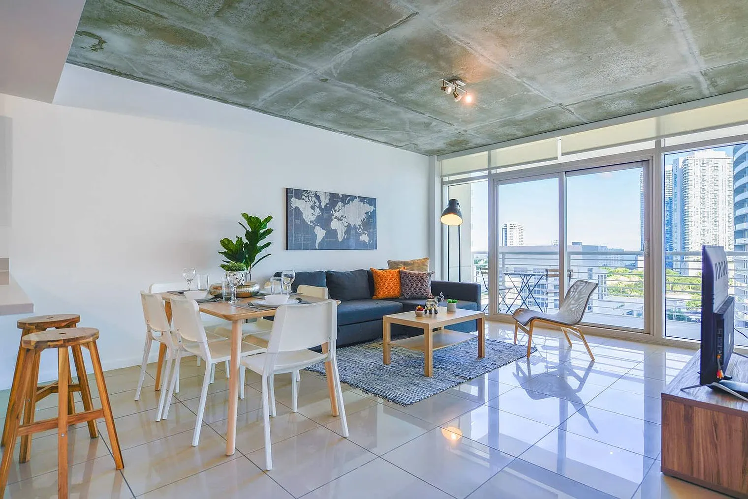 1 bed, 1.0 bath, 731 sqft, $3,319 — Photo 1