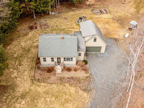 2nd image of 212 West Fairlee Road
