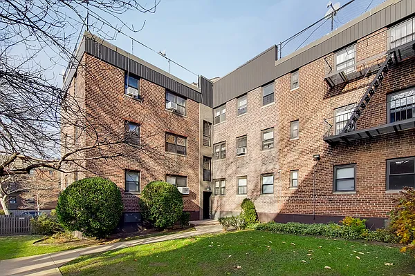 Rented by Revona Properties | media 7