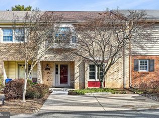 903 Moorefield Hill Grv SW, Vienna, VA 22180