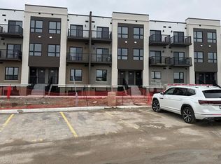 25 Palace St #410, Kitchener, ON N2E 0J3