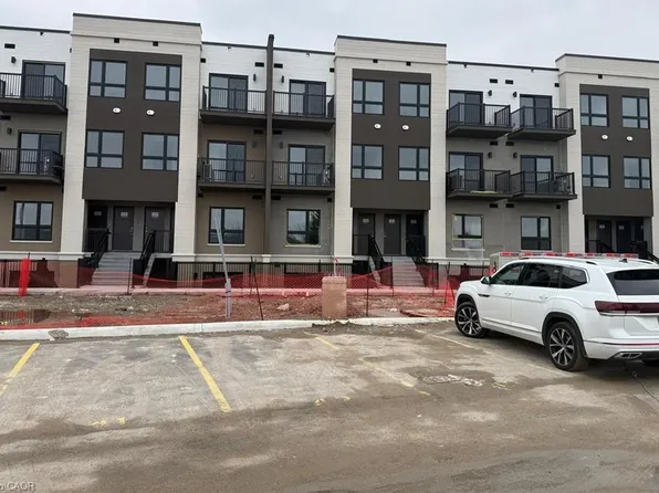 25 Palace St #410, Kitchener, ON N2E 0J3