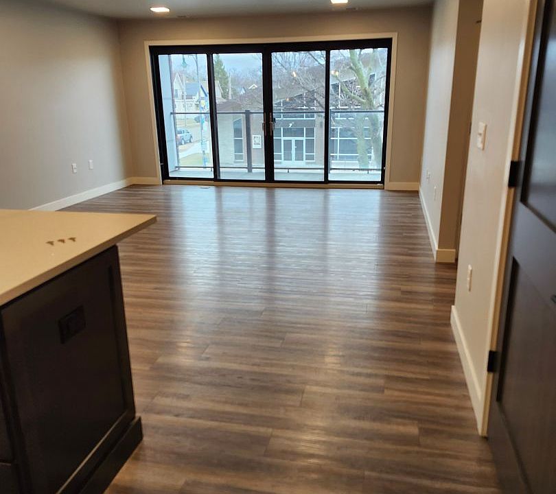 2nd image of 823 W College Ave #200