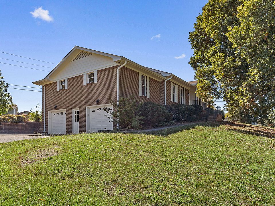 1st image of 4610 Lake Haven Dr