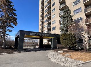 1000 Castle Hill Cres #1807, Ottawa, ON K2C3L7