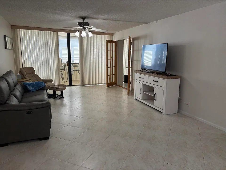 1357 NE Ocean Blvd #317