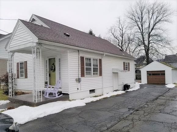 1st image of 62 1/2 Rush Ave
