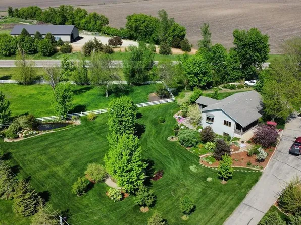 8063 Dennison Blvd, Northfield, MN 55057