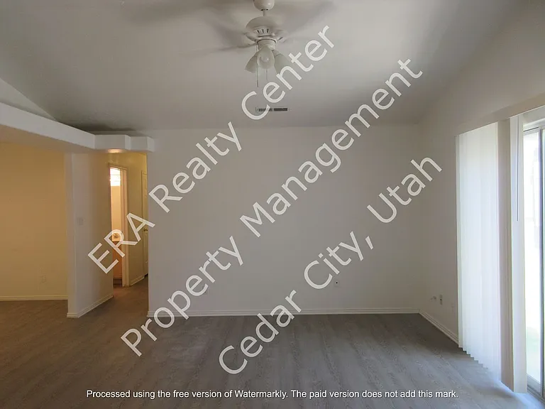 527 E 2015 N — Photo 3