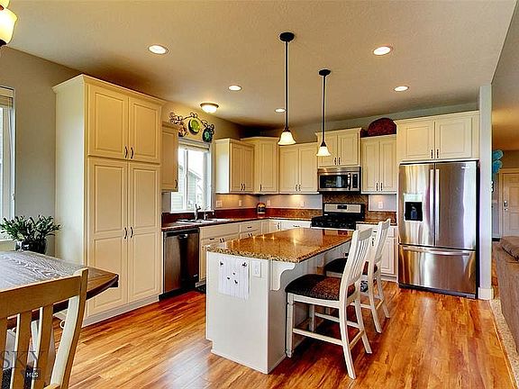 3rd image of 68 Knadler Dr