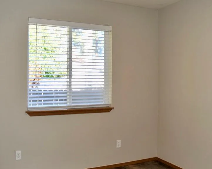4024 E 2nd Ave #B — Photo 16