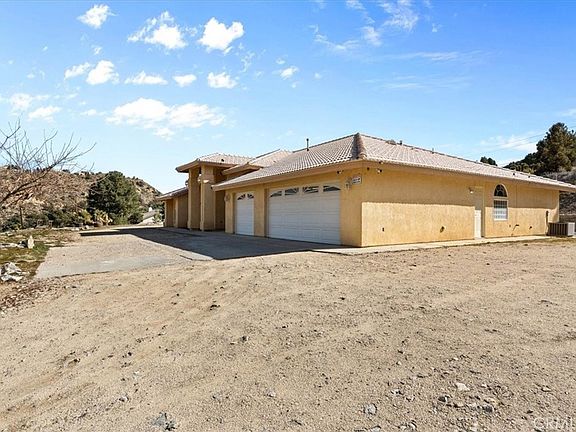 5th image of 1679 Desert Front Rd