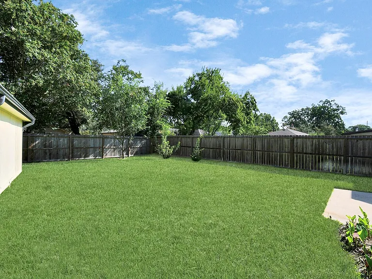 315 Muirwood Ln — Photo 28