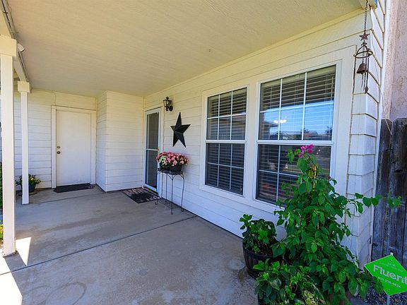 5th image of 3619 Castlepark Dr