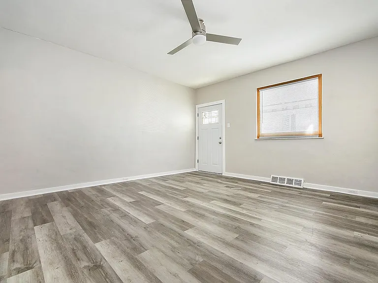 1811 Harcum Way — Photo 9