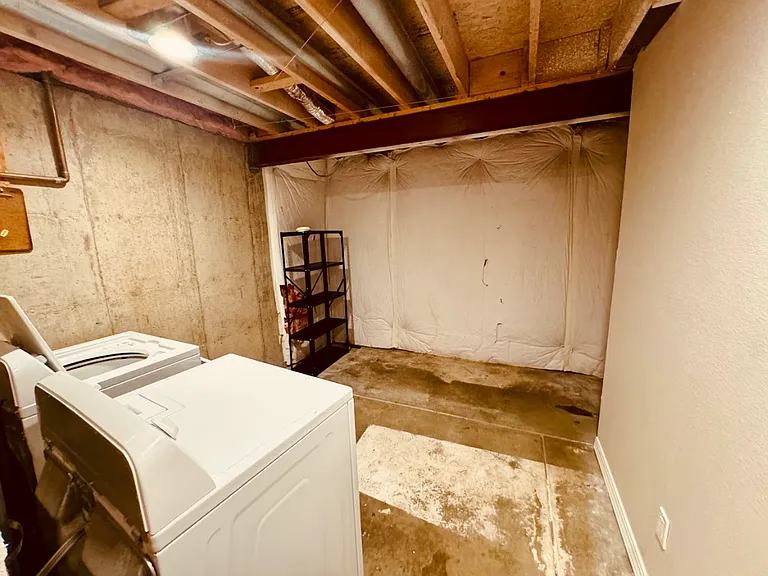 1141 James Ct — Photo 21